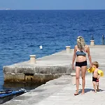 By The Sea Zaklopatica, - 12452 公寓
