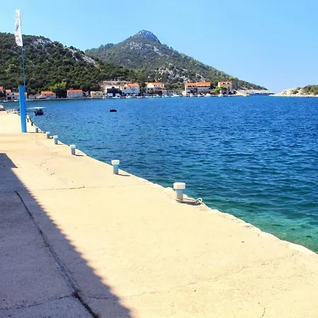 By The Sea Zaklopatica, - 12452 * Lastovo